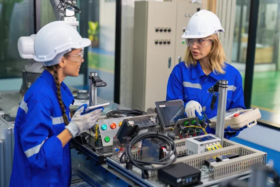 Chef / Cheffe d'atelier production électricité-électronique