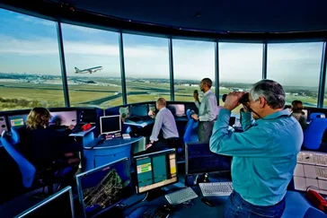 Contrôleur aérien / Contrôleuse aérienne