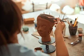 Décorateur / Décoratrice d'objets d'art