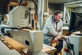 Machiniste en fabrications de panneaux de bois